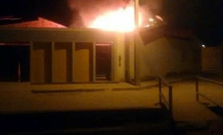 Casa de cigano suspeito de envolvimento na morte de PM é incendiada