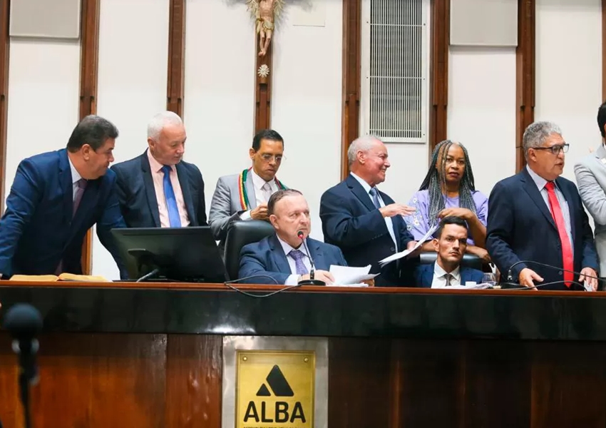 Alba aprova Orçamento anual do Estado e várias proposições dos parlamentares