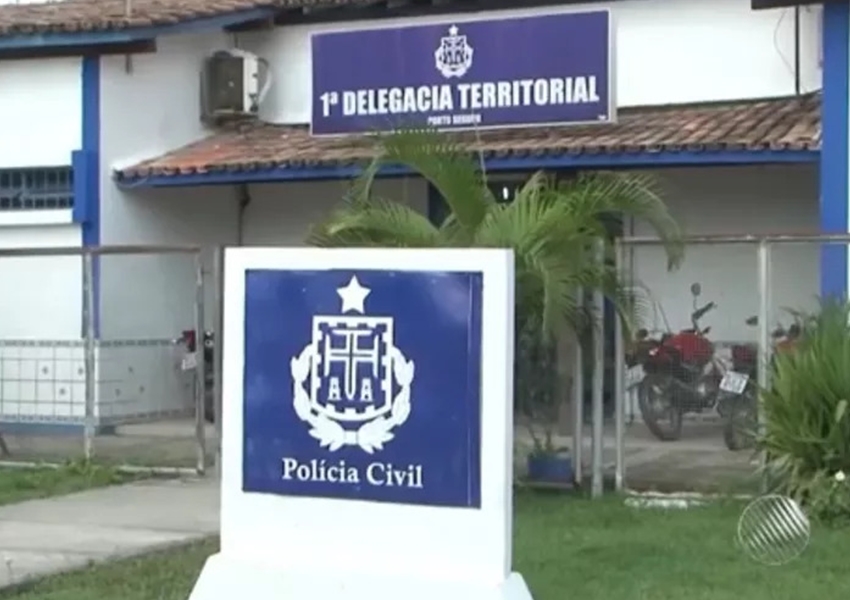 Porto Seguro: Homem é preso por matar sogra com golpe de facão no pescoço; mulher tentava livrar filha de agressão