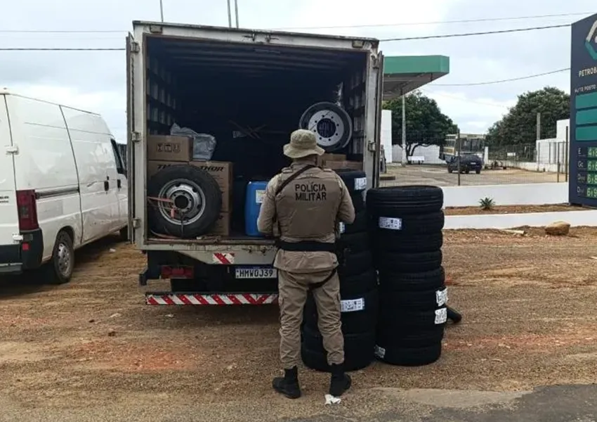 Polícia Rodoviária apreende pneus e produtos automotivos sem nota fiscal em Condeúba