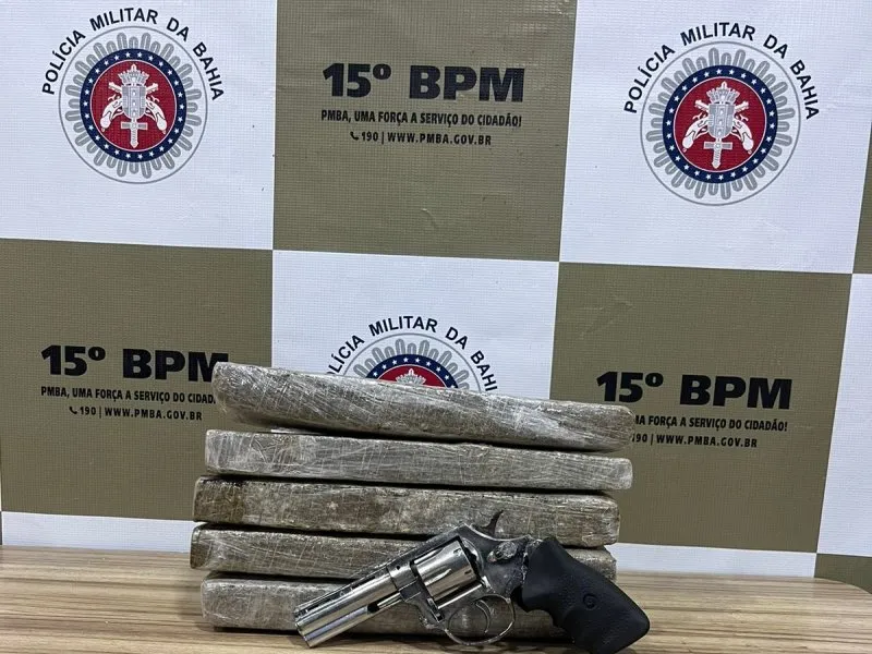 PM apreende arma de fogo e 5kg de maconha enterrados em área de mata em Itabuna