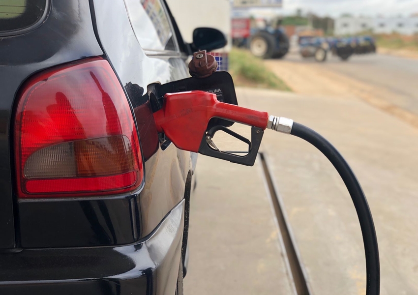 Gasolina fica mais cara em maio e etanol sobe ainda mais