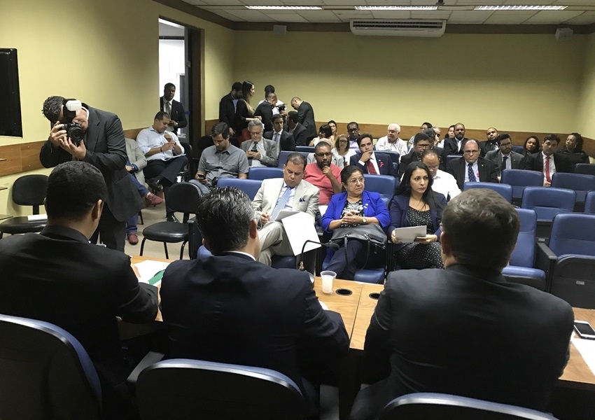 Deputado Luciano Ribeiro: Honorário a Advogados Dativos em debate