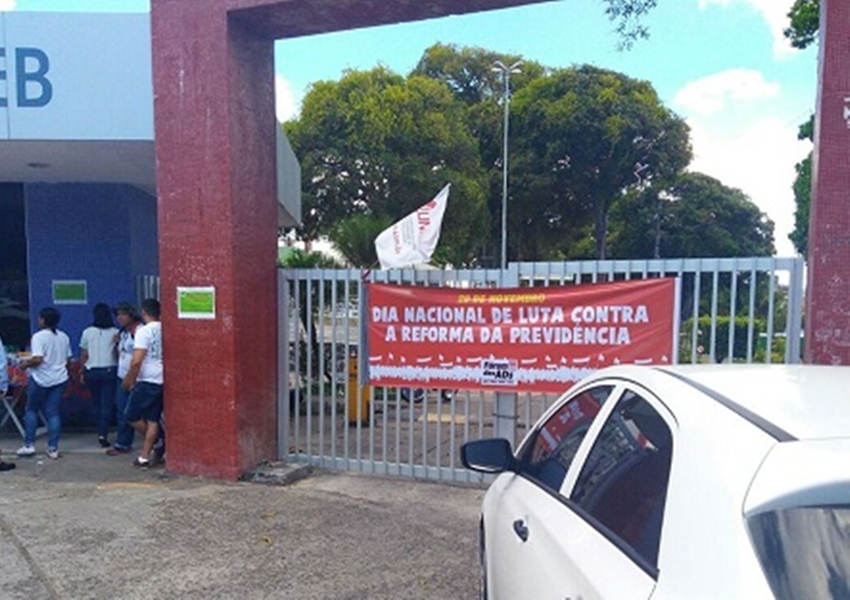 Professores das quatro universidades estaduais fazem paralisação de 24h