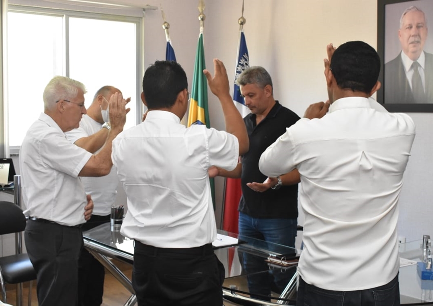 Prefeito Nal Azevedo recebe as bênçãos dos padres das paróquias do município