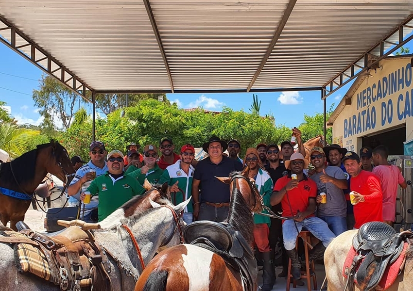 Deputado Marquinho Viana participa da tradicional Cavalgada dos Amigos de Barra da Estiva