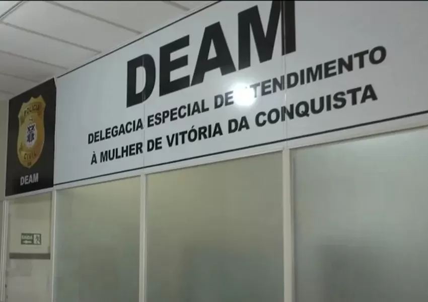 Homem é detido após esfaquear mulher durante encontro íntimo em Vitória da Conquista