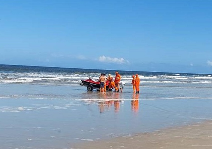 Adolescente de 17 anos desaparece após se afogar em praia de Ilhéus