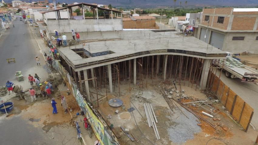 Obra do Pirâmide Lounge Bar segue a todo vapor