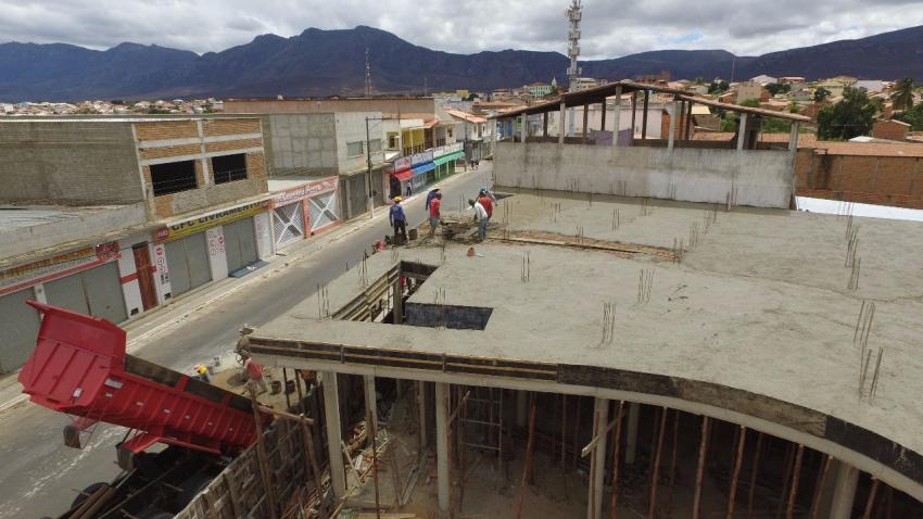 Obra do Pirâmide Lounge Bar segue a todo vapor