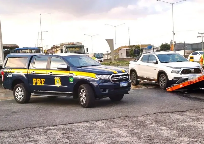 Caminhonete Toro roubada que ostentava placas de HB20 é apreendida