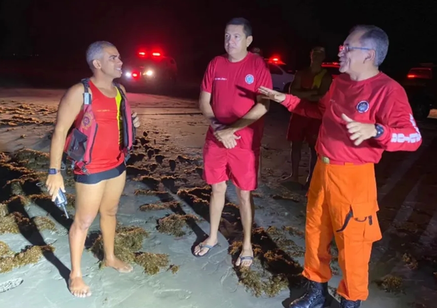 Bombeiro que sumiu no mar após resgatar turista sobrevive ao nadar 5 km no Ceará