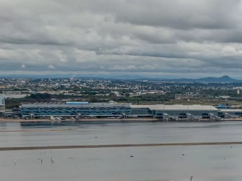 Aeroporto de Porto Alegre vai reabrir para embarque e desembarque