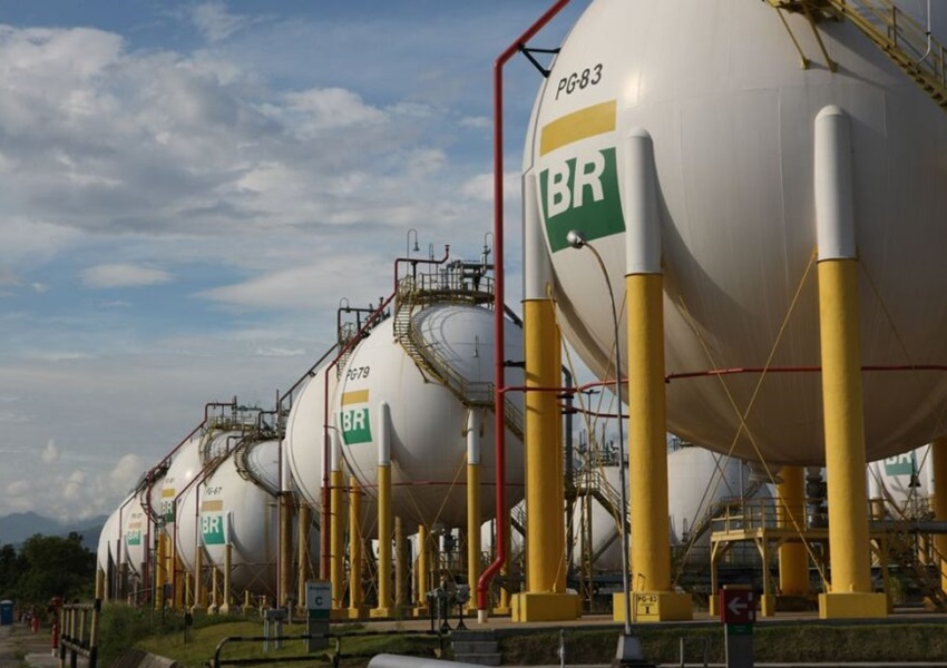 Petrobras anuncia aumento de 39% no gás natural para distribuidoras