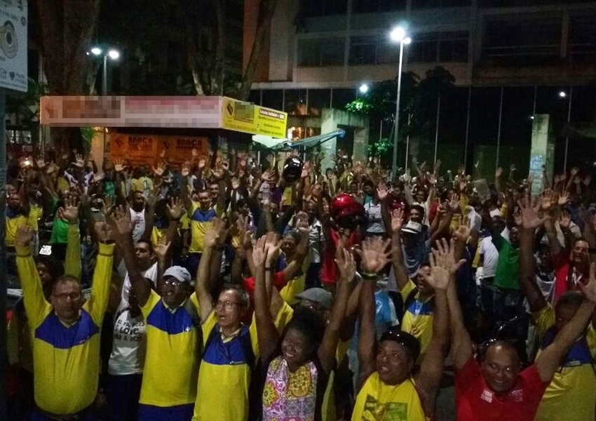 Após assembleia, funcionários dos Correios decidem manter greve na Bahia