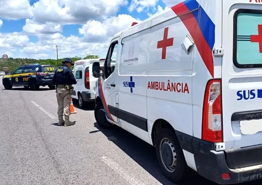 PRF realiza operação de fiscalização em ambulâncias e veículos de emergência