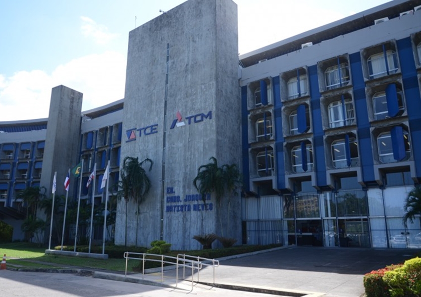 Deputado Luciano Ribeiro se posiciona sobre o TCM