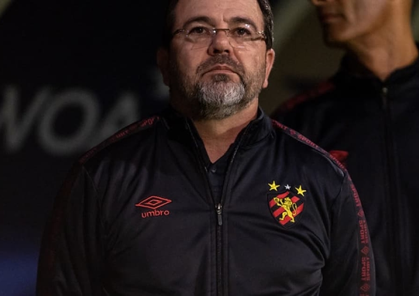 Sport Recife anuncia a saída do técnico Enderson Moreira após derrota na Série B