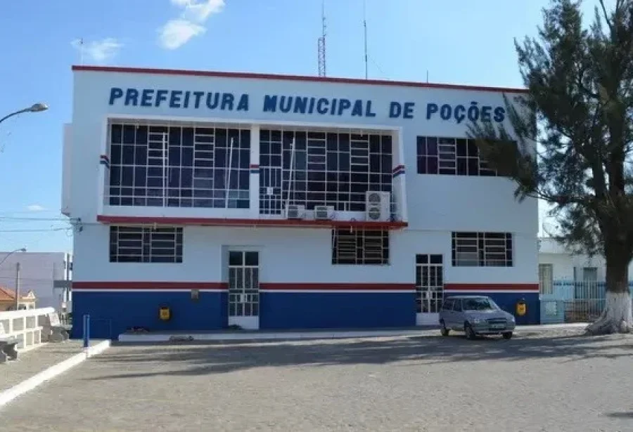 Justiça suspende processos seletivos da Prefeitura de Poções após ação do MPBA