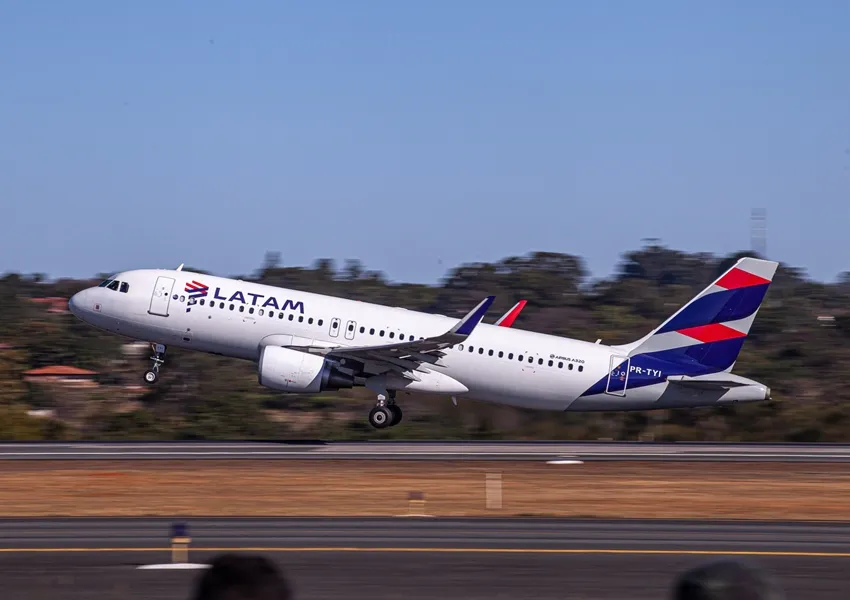 Venda de passagens aéreas a R$ 200 para aposentados começa nesta quarta