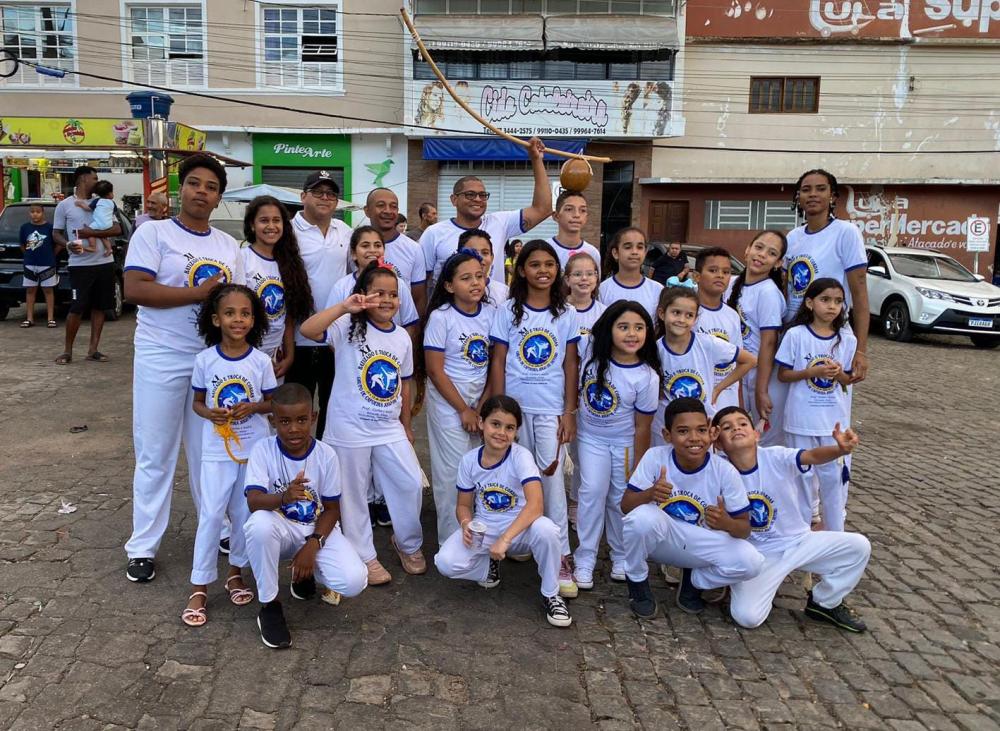 Capoeira: Conexões Culturais e Transformação Social em Livramento de Nossa Senhora