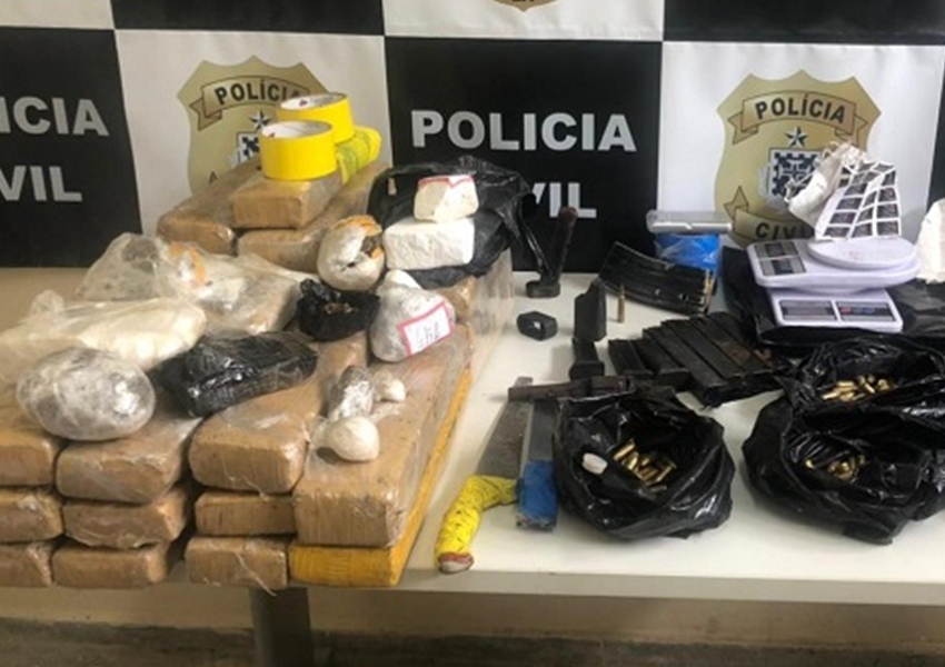 Armas e mais de 25 Kg de drogas são apreendidos em Itabuna