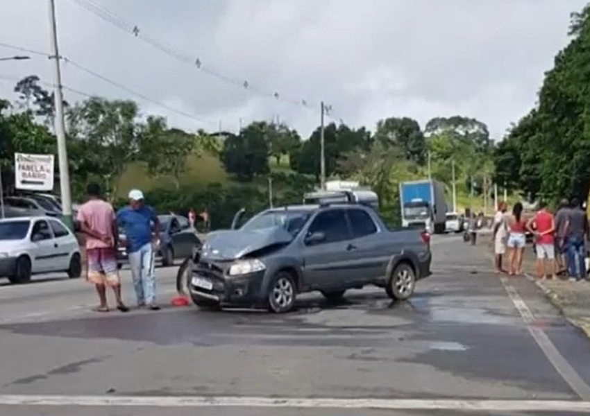 Suspeito de assalto a mercado morre em confronto com a Polícia Militar no sul da Bahia