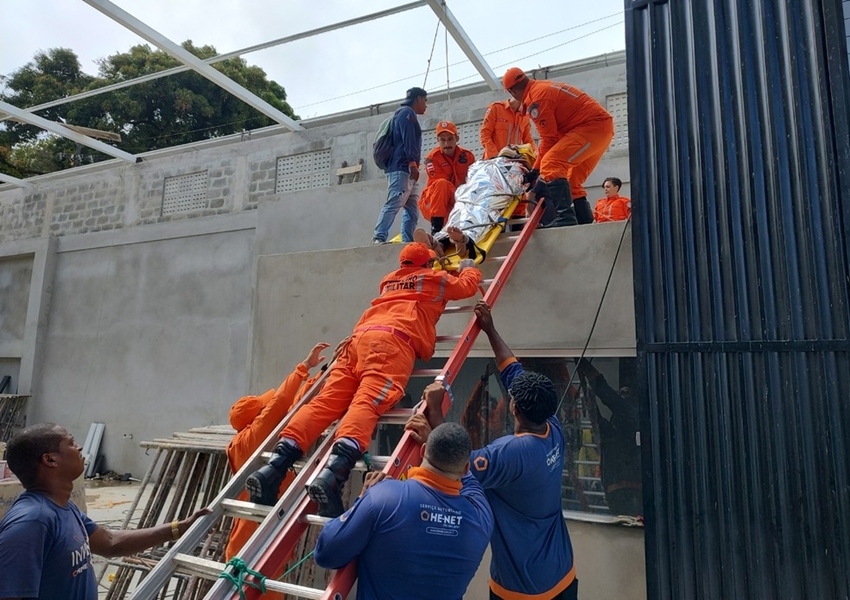 Ilhéus: Funcionário de obra tem parte do corpo queimado depois de atingido por descarga elétrica