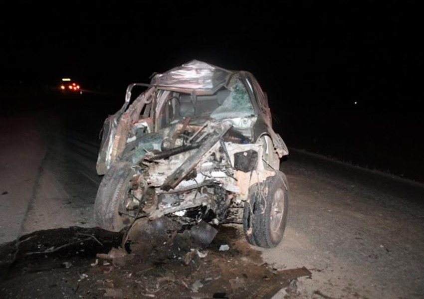 Motorista de caminhonete morre em colisão com carreta