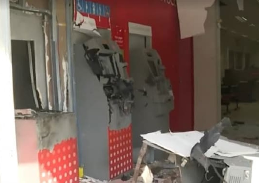 Simões Filho: Homens armados invadem banco e explodem caixa eletrônico