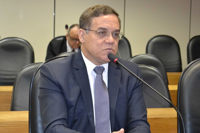 Deputado Luciano Ribeiro (DEM) clama por debates mais maduros, com mais seriedade