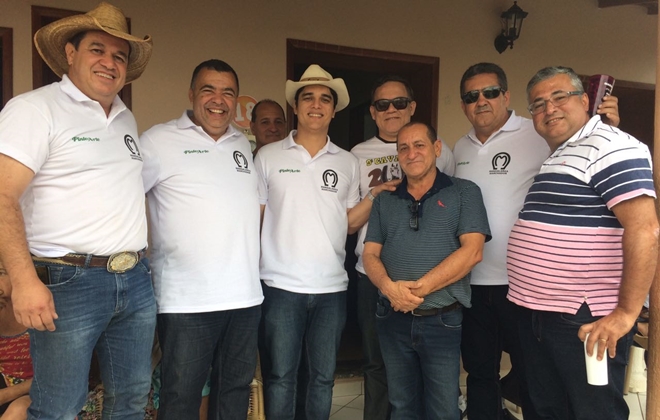 Secretário de Agricultura do Estado participa de cavalgada em Livramento de Nossa Senhora