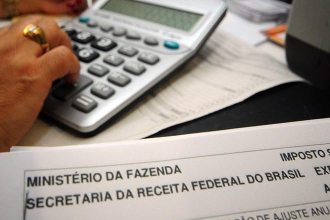 Mais de 10 milhões de contribuintes entregaram a declaração do Imposto de Renda