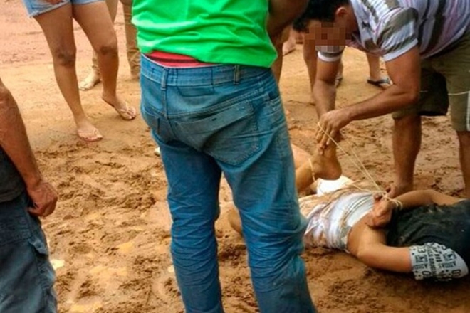 Homem é agredido e amarrado por população após roubar bolsa em Barreiras