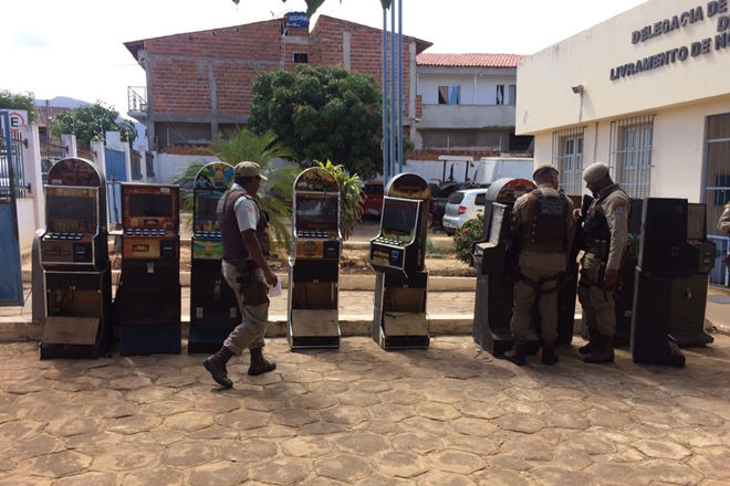 Polícia Militar apreende máquinas caça-niqueis em Livramento de Nossa Senhora