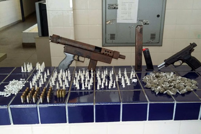 Polícia Militar apreende submetralhadora, pistola 9mm e grande quantidade de drogas em Brumado