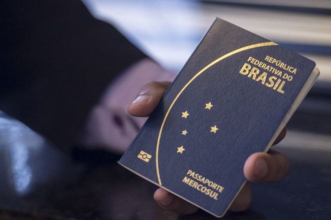 PF diz que ainda não há prazo para normalizar emissão de passaportes na Bahia